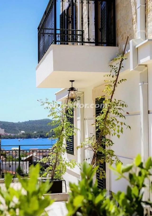 Luxury Two-Bedroom Apartment - Kava, Tivat
