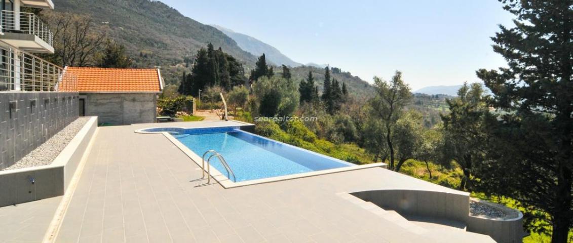 Luxury Villa with Pool, Guest Apartment & Additional Land – Tivat