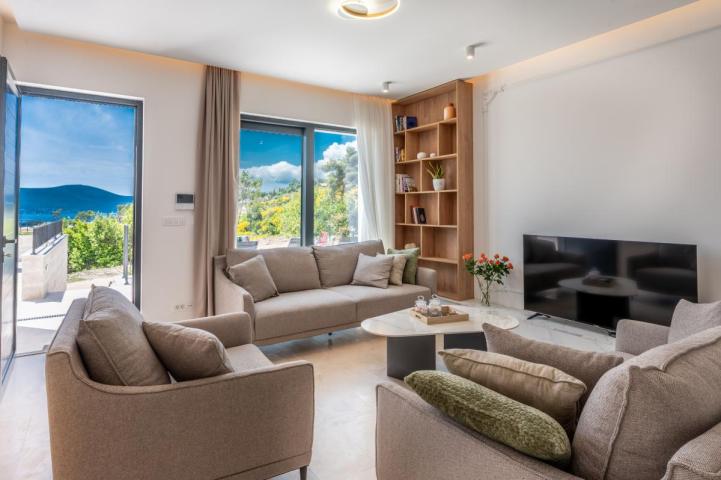 Luxury villa with pool and sea view, Tivat