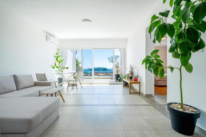 Bright apartment with panoramic view of Budva — 65 m2 comfort and space