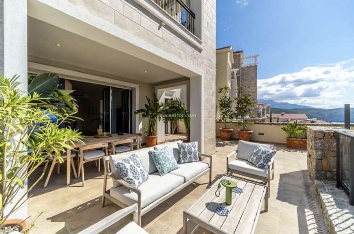Luxurious two-bedroom apartment 105m2 with sea view - Luštica Bay