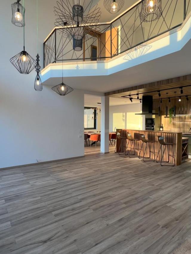 Spacious Villa in Kavac with Rooftop Pool