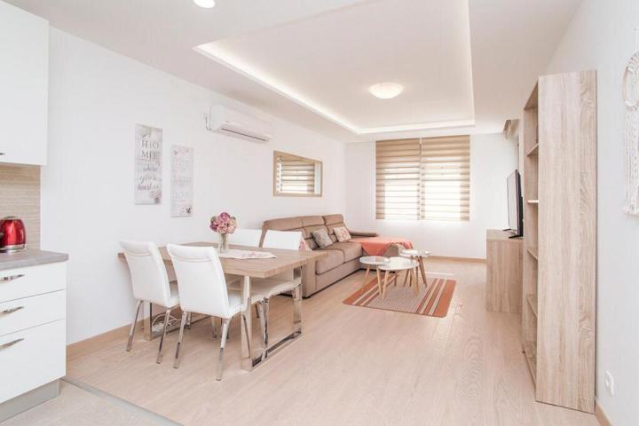 One-bedroom apartment for rent-Tivat