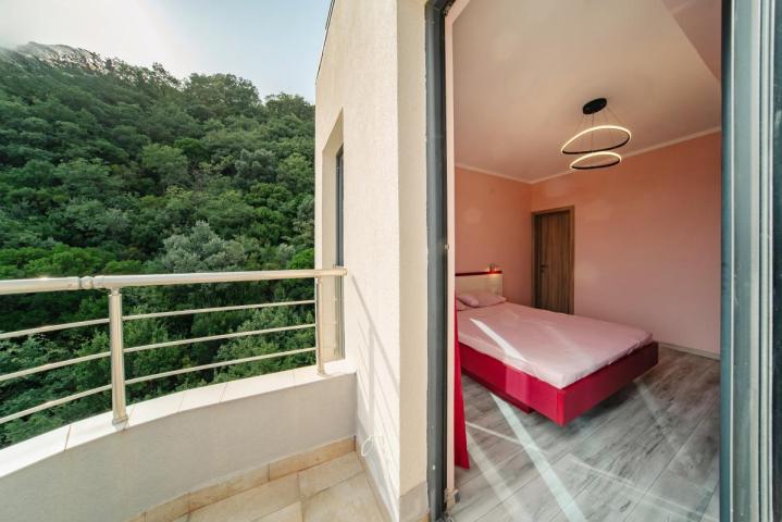 Penthouse Apartment for Sale, 127 m2 + 130 m2 Terrace, Bečići, Sea View, Garage, Rooftop Access
