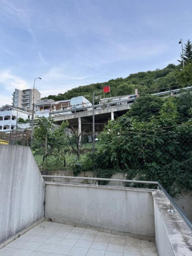 One-Bedroom Apartment in a New Building in Budva, Near the City Center – Large Terrace, New Construc