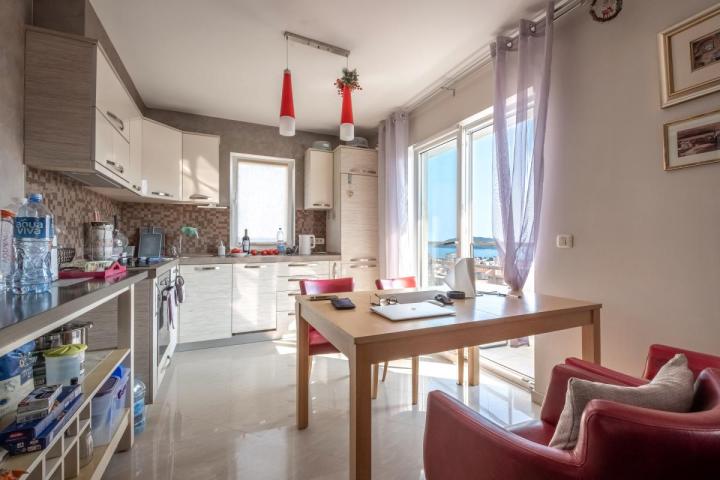Comfortable 2 bedroom apartment with sea view in Lazi area, Budva