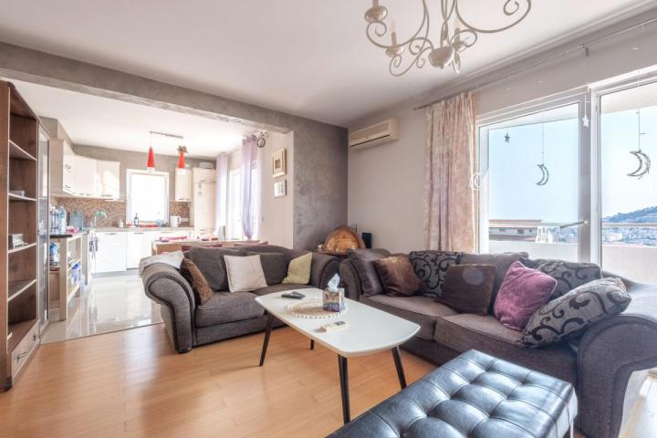 Comfortable 2 bedroom apartment with sea view in Lazi area, Budva