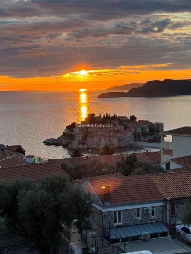 Penthouse in Sveti Stefan with sea view