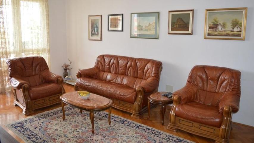 Three bedroom apartment in downtown Bar for sale, a few minutes away from the city beach. 