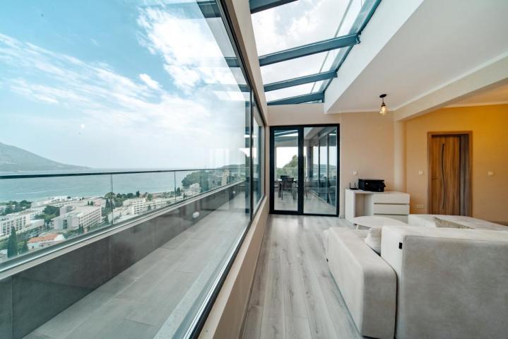 Penthouse Apartment for Sale, 127 m2 + 130 m2 Terrace, Bečići, Sea View, Garage, Rooftop Access