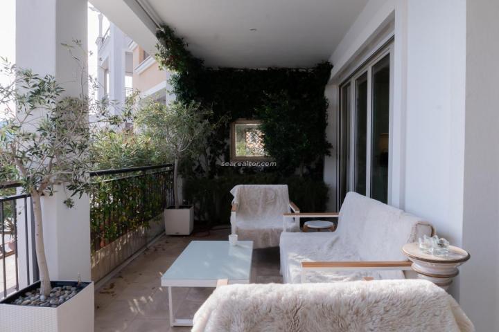 Luxurious apartment in Luštica Bay with pool and sea view