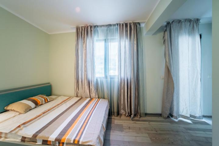 Beautiful 3-Bedroom Apartment for Sale, 130 m2 + 104 m2 Terrace, Bečići, Sea View, Parking