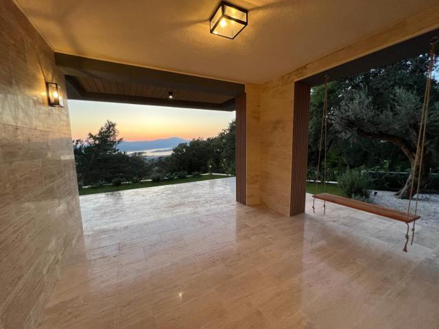 Spacious Villa in Kavac with Rooftop Pool