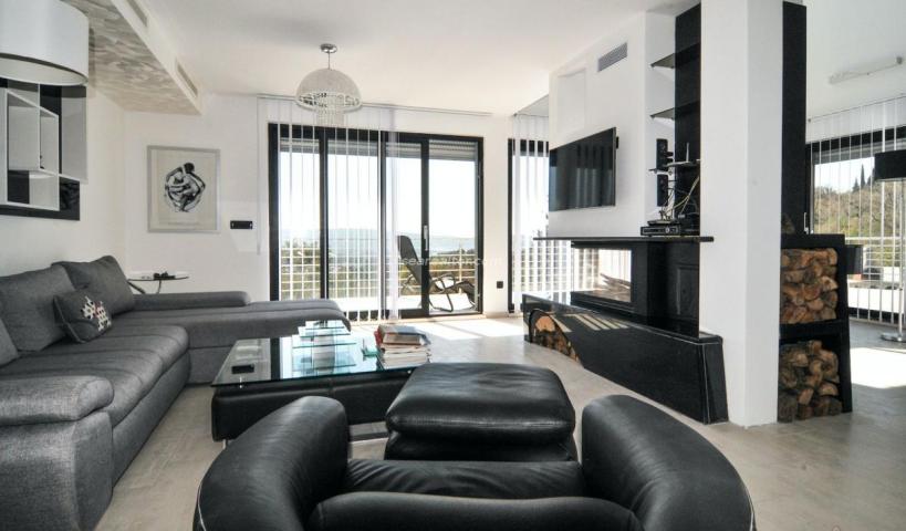 Luxury Villa with Pool, Guest Apartment & Additional Land – Tivat