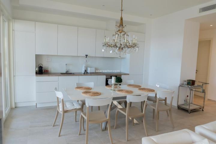 Luxurious apartment in Luštica Bay with pool and sea view