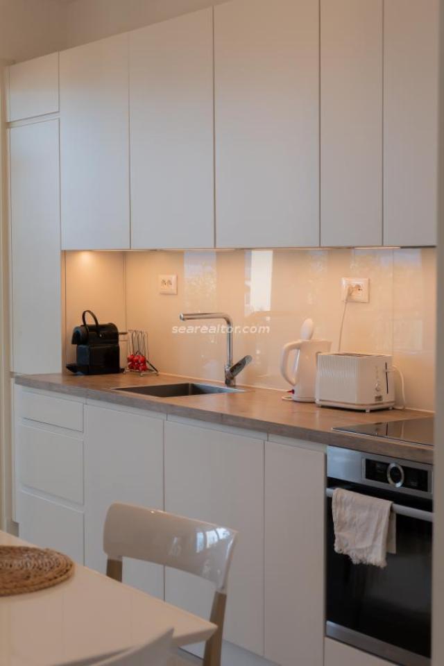 Luxurious apartment in Luštica Bay with pool and sea view
