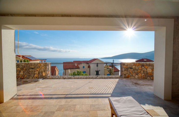 Luxurious two-bedroom apartment 105m2 with sea view - Luštica Bay