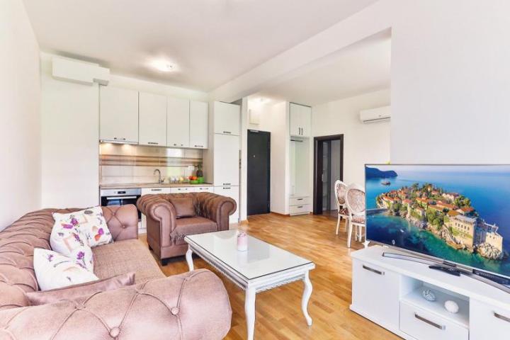 Luxury 3-bedroom apartment in Rafailovici, Budva for sale