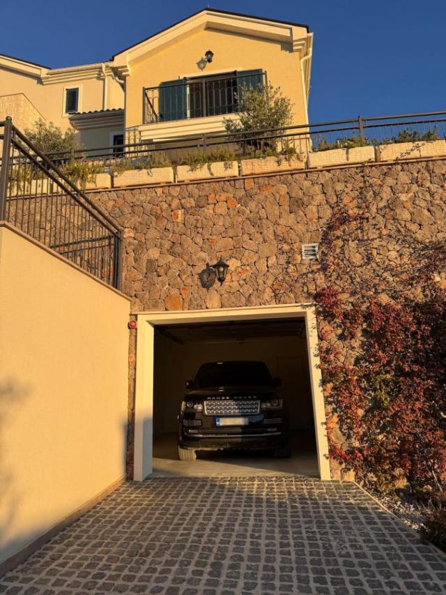 Luxury Townhouse in the bay of Luštica with a panoramic view of the sea