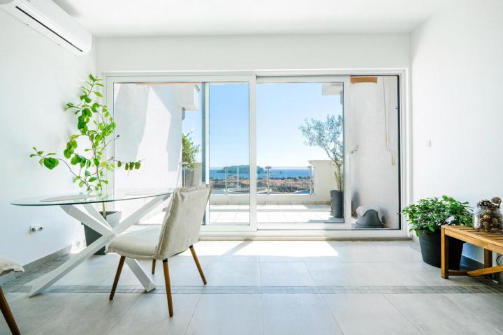 Bright apartment with panoramic view of Budva — 65 m2 comfort and space