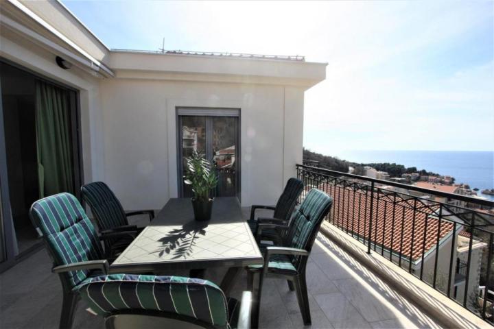 Luxury 2-bedroom apartment with a sea view in Budva for sale