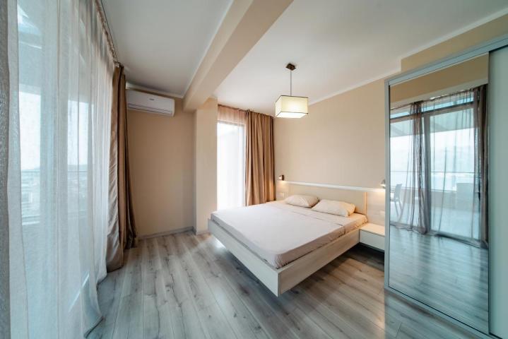 Penthouse Apartment for Sale, 127 m2 + 130 m2 Terrace, Bečići, Sea View, Garage, Rooftop Access