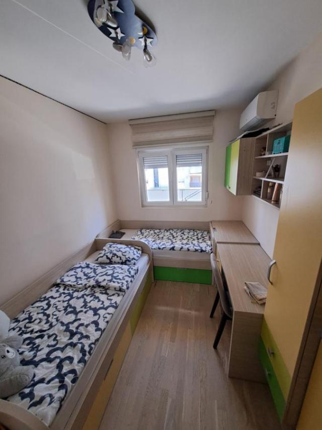 For sale: two-bedroom apartment, 72 m², Podgorica, City kvart