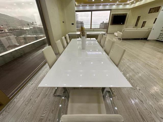 For sale: luxurious penthouse, 162 m², Budva