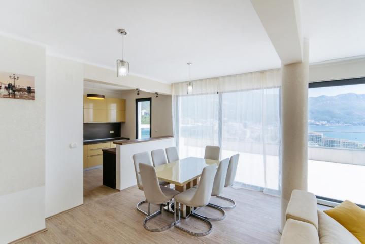 Beautiful 3-Bedroom Apartment for Sale, 130 m2 + 104 m2 Terrace, Bečići, Sea View, Parking