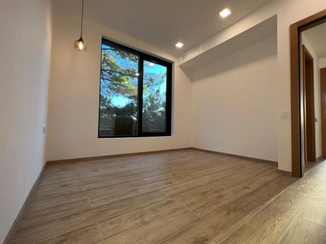 Spacious Villa in Kavac with Rooftop Pool