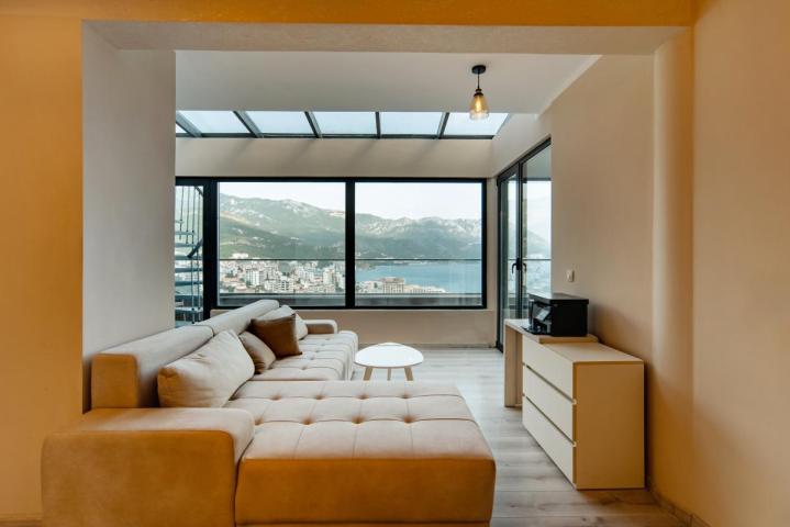 Penthouse Apartment for Sale, 127 m2 + 130 m2 Terrace, Bečići, Sea View, Garage, Rooftop Access