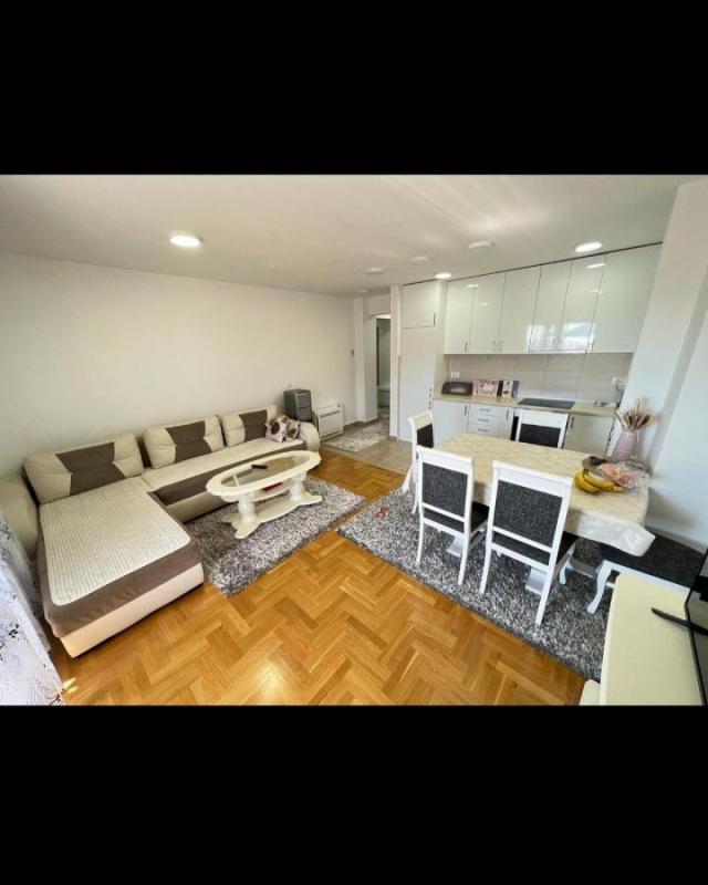 Fully furnished 3-bedroom apartment with a sea view in Budva for sale
