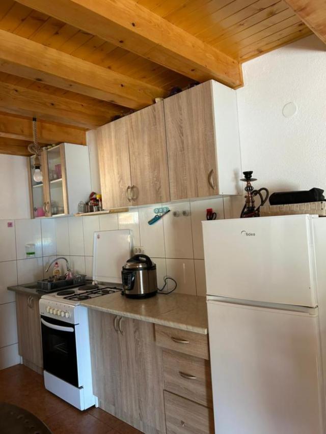 House for Sale in Žabljak – Great Location, Ideal for Living or Tourism!