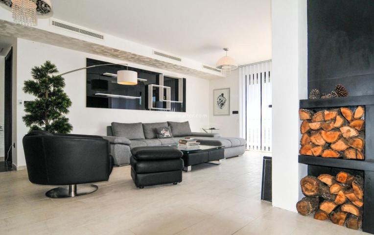 Luxury Villa with Pool, Guest Apartment & Additional Land – Tivat