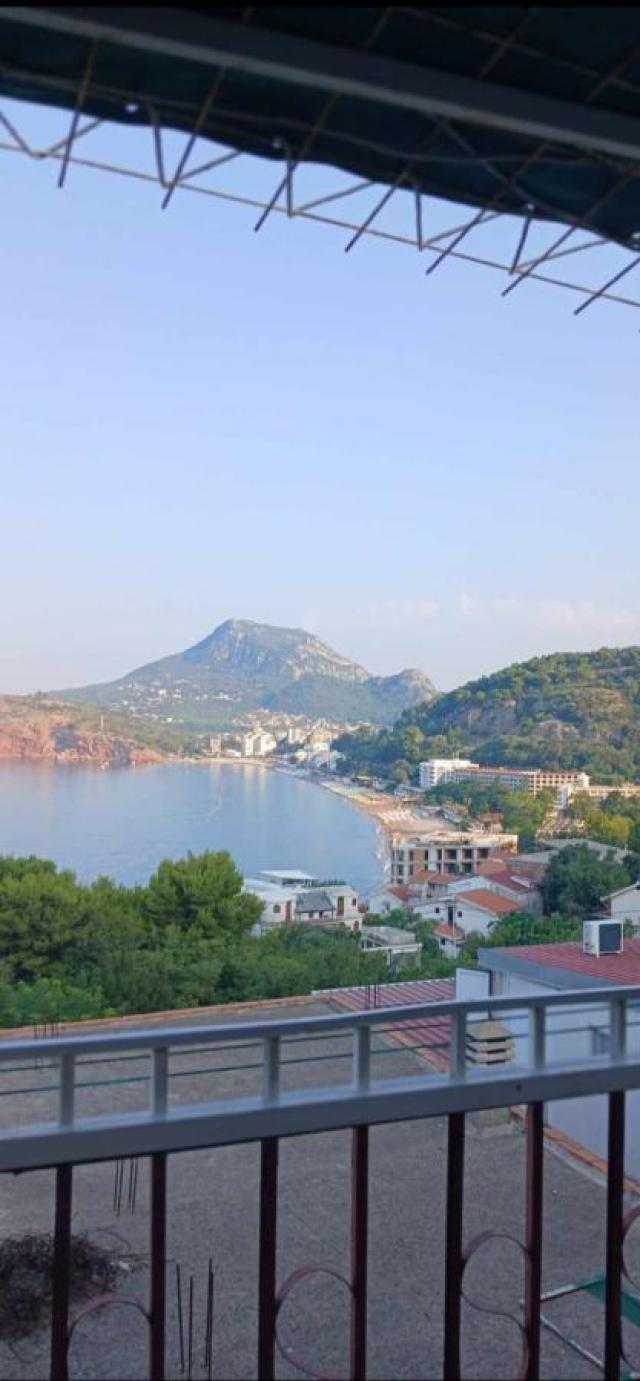 Spacious Family House with Beautiful Sea View in Sutomore