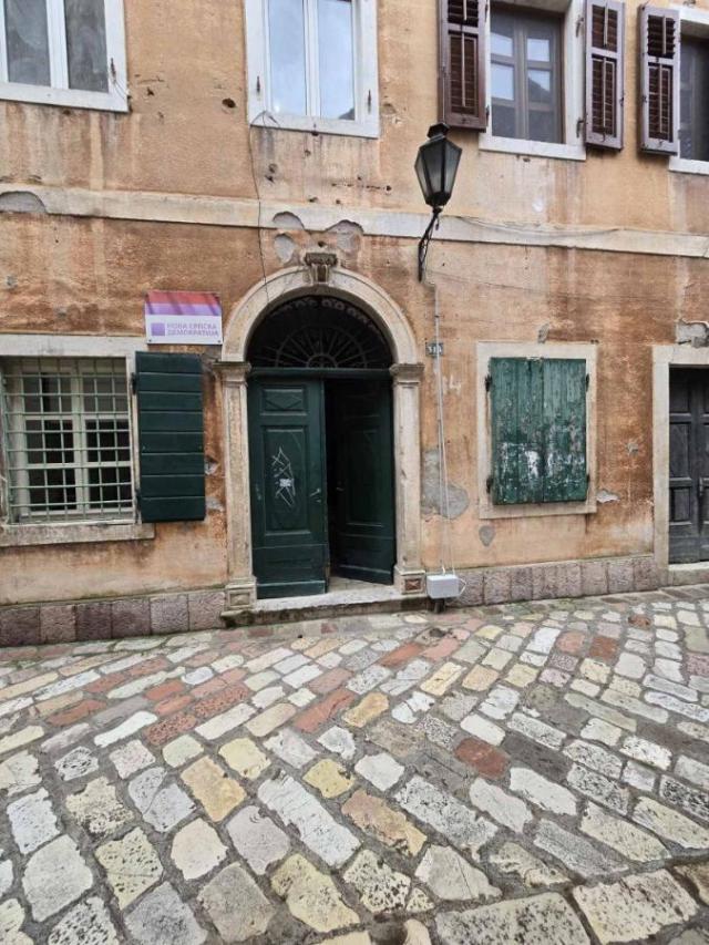 Three-bedroom apartment for sale-Kotor