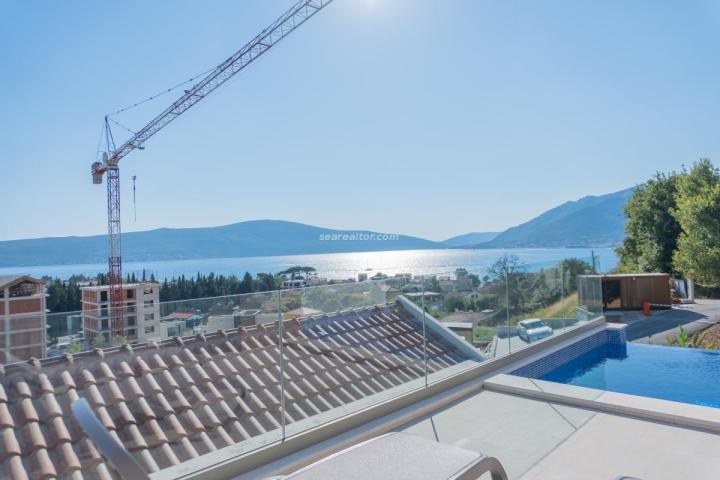 Premium Townhouse 288 m2 with Private Pool in Donja Lastva (I-2)