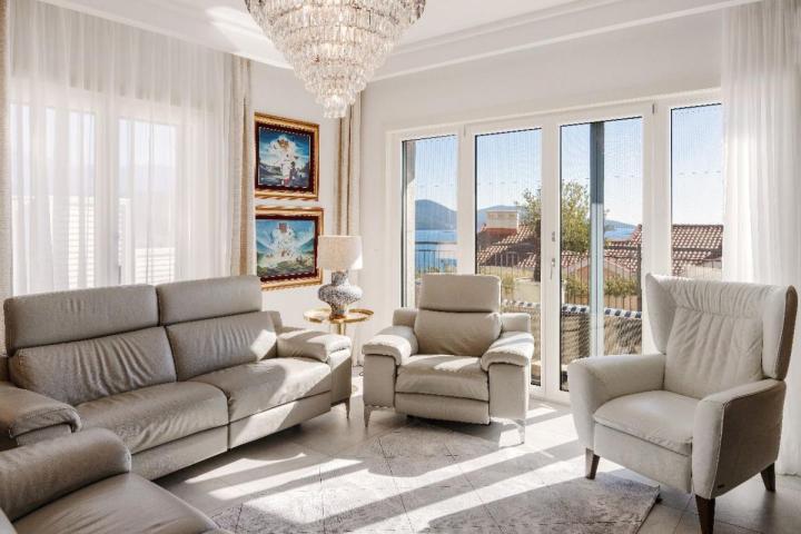 Luxury Townhouse in the bay of Luštica with a panoramic view of the sea