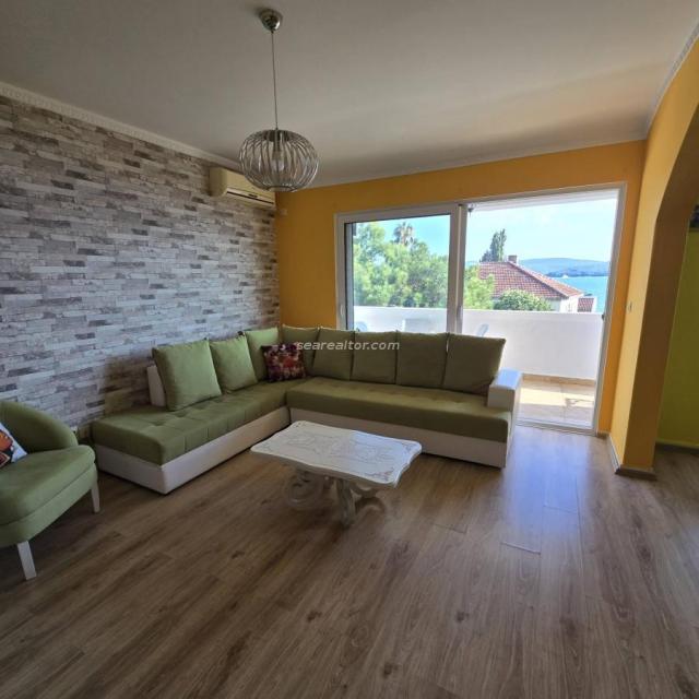 One bedroom apartment with sea view, Tivat
