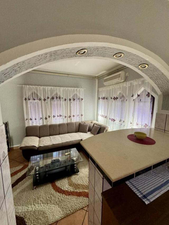 Dvosoban stan 76m2, Izdavanje, Podgorica