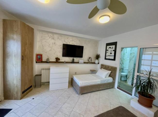 Garsonjera 35m2, Izdavanje, Podgorica