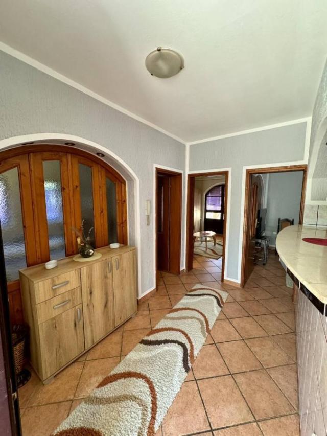 Dvosoban stan 76m2, Izdavanje, Podgorica