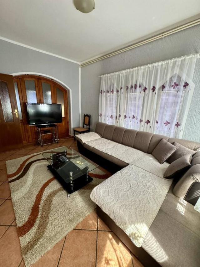 Dvosoban stan 76m2, Izdavanje, Podgorica