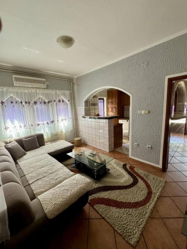 Dvosoban stan 76m2, Izdavanje, Podgorica