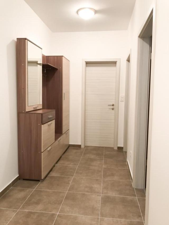 Dvosoban stan 71m2, Izdavanje, Podgorica