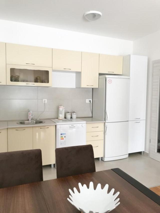 Dvosoban stan 71m2, Izdavanje, Podgorica