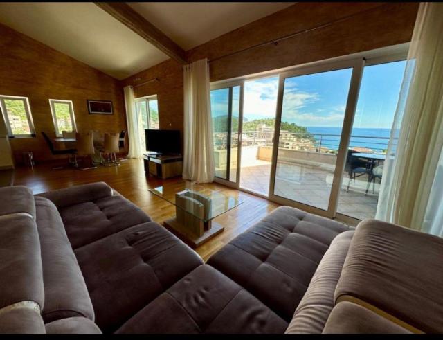 Dvosoban stan 89m2, Prodaja, Budva