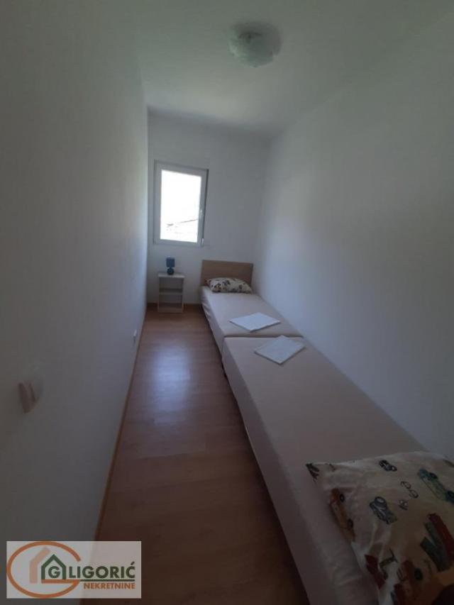 Meterizi-vila sa 11 apartmana-odlična investicija