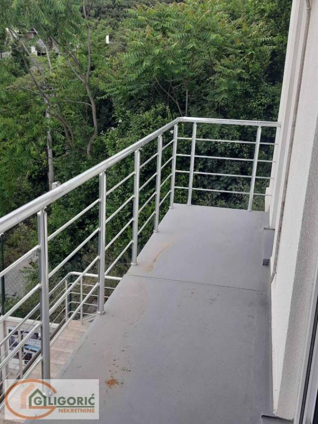 Meterizi-vila sa 11 apartmana-odlična investicija
