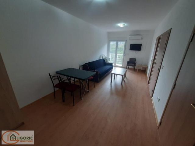 Meterizi-vila sa 11 apartmana-odlična investicija